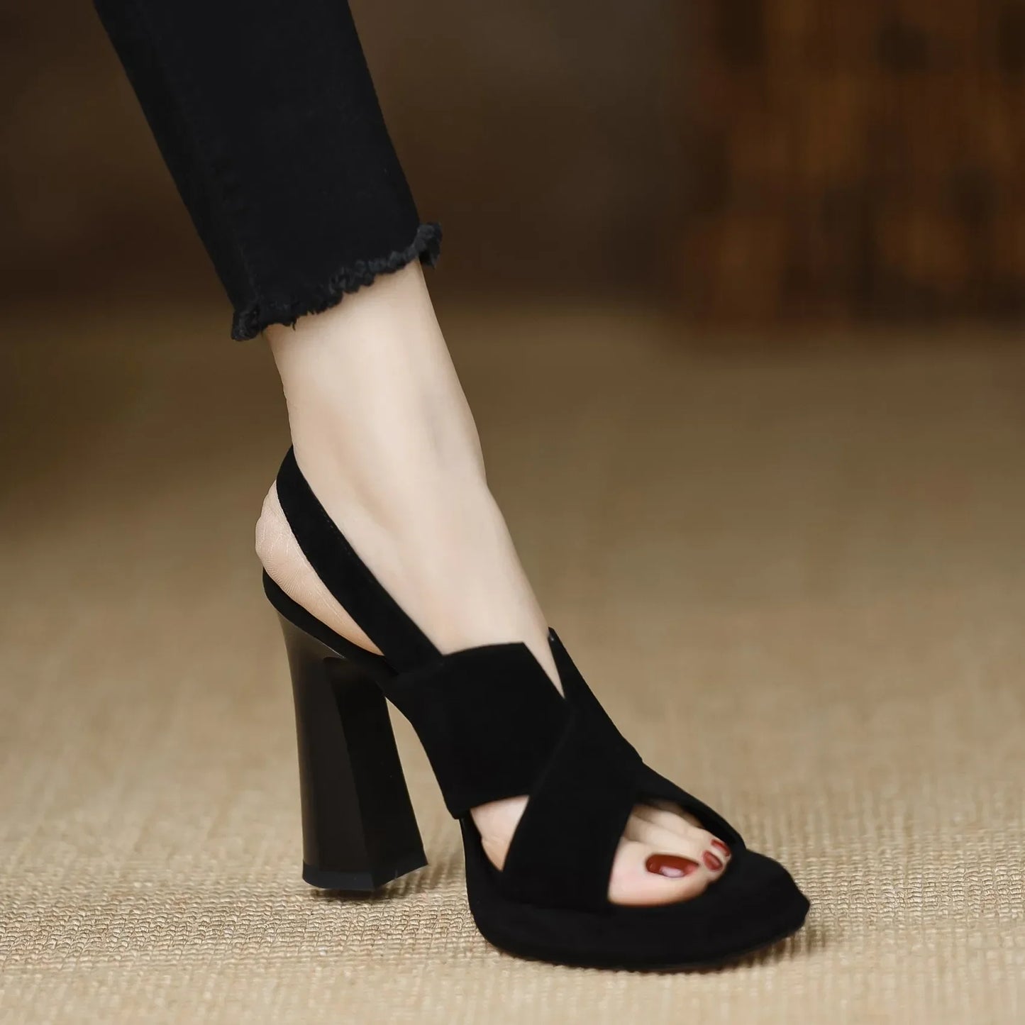 Heels Shoes Women Sandals Square Toe Thick Heeled Pumps Elegant Back Strap Black Leather Shoes 39 40 Sizes Outside