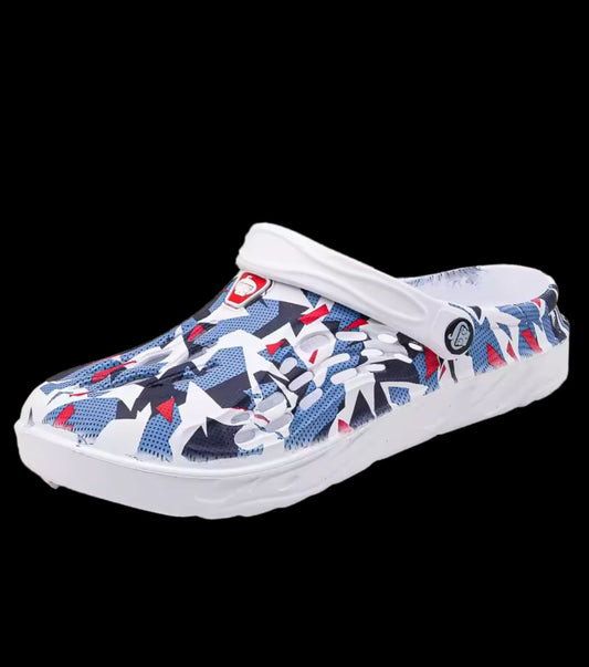 2025 New Fashion Sandals Men Clog Sandals Comfortable Breathable Beach Sandals Men Women Clogs Slippers Soft Bottom Men Shoes