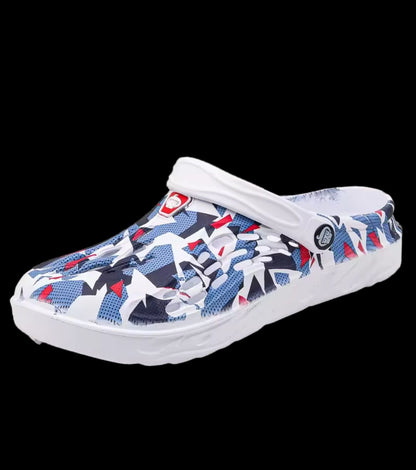 2025 New Fashion Sandals Men Clog Sandals Comfortable Breathable Beach Sandals Men Women Clogs Slippers Soft Bottom Men Shoes