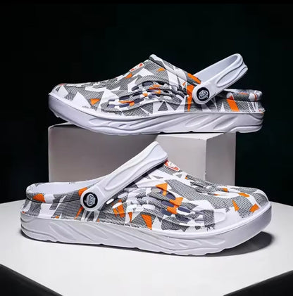 2025 New Fashion Sandals Men Clog Sandals Comfortable Breathable Beach Sandals Men Women Clogs Slippers Soft Bottom Men Shoes